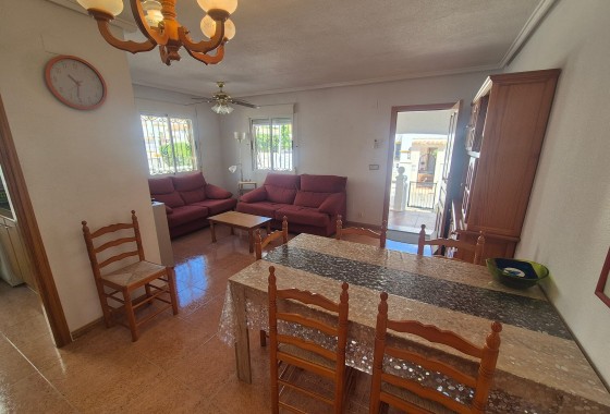 Resale - Semi Detached Villa -
Los Altos