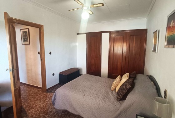 Herverkoop - Vrijstaande Villa -
Crevillente