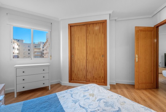 Venta - Apartamento / Piso -
Torrevieja