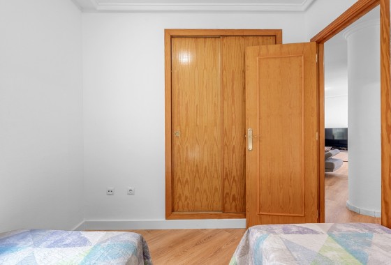 Venta - Apartamento / Piso -
Torrevieja