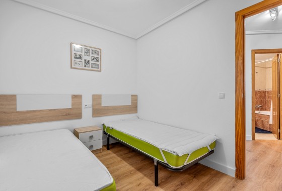 Venta - Apartamento / Piso -
Torrevieja