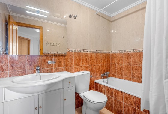 Venta - Apartamento / Piso -
Torrevieja