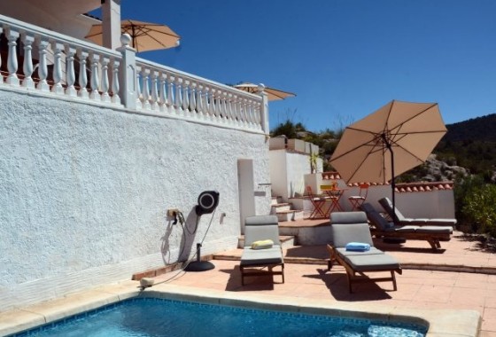 Venta - Chalet Independiente -
Petrer