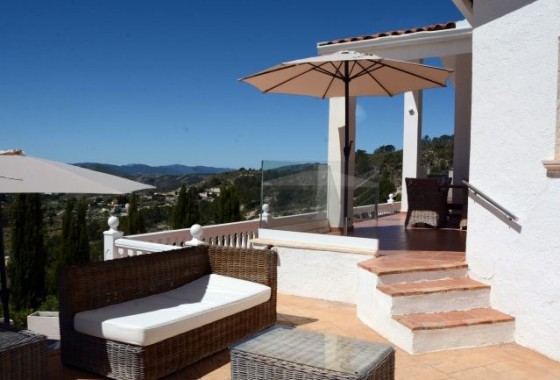 Venta - Chalet Independiente -
Petrer