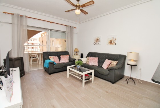 Sprzedaż - Apartament / Mieszkanie -
Torrevieja