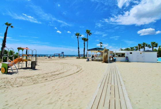 Sprzedaż - Apartament / Mieszkanie -
Torrevieja