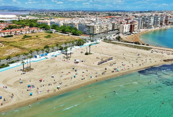 Sprzedaż - Apartament / Mieszkanie -
Torrevieja