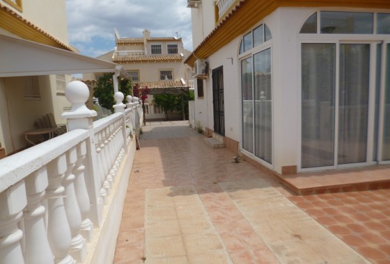 Herverkoop - Rijhuis -
Playa Flamenca - Costa Blanca