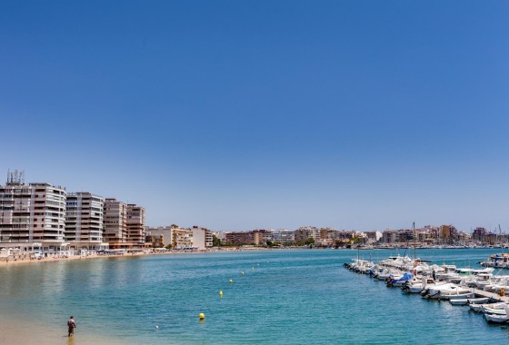 Sprzedaż - Apartament / Mieszkanie -
Torrevieja - Playa de los Naufragos