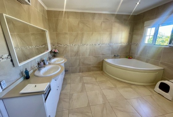 Revente - Villa Individuelle -
Urb. La Marina - Inland
