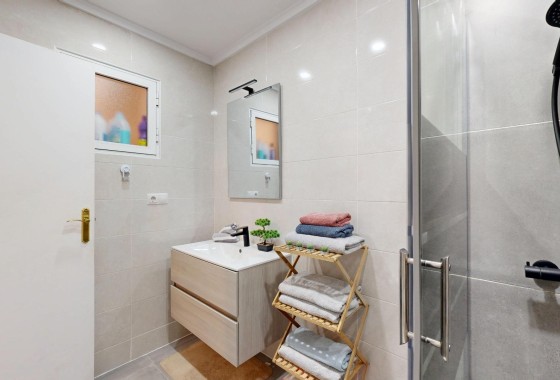 Revente - Villa mitoyenne -
San Miguel de Salinas - 03193