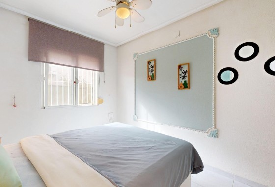 Revente - Villa mitoyenne -
San Miguel de Salinas - 03193