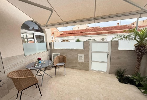 Sprzedaż - Dom miejski -
Torrevieja - El chaparral