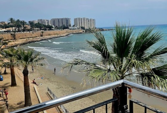 Revente - Villa mitoyenne -
Orihuela Costa - Punta Prima