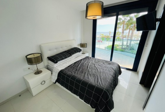Revente - Appartement -
Punta Prima - Costa Blanca