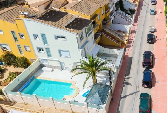 Herverkoop - Rijhuis -
Torrevieja - Punta Prima