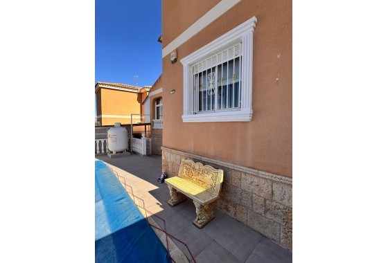 Resale - Detached Villa -
Cox