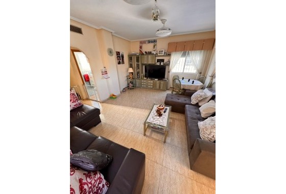 Resale - Detached Villa -
Cox