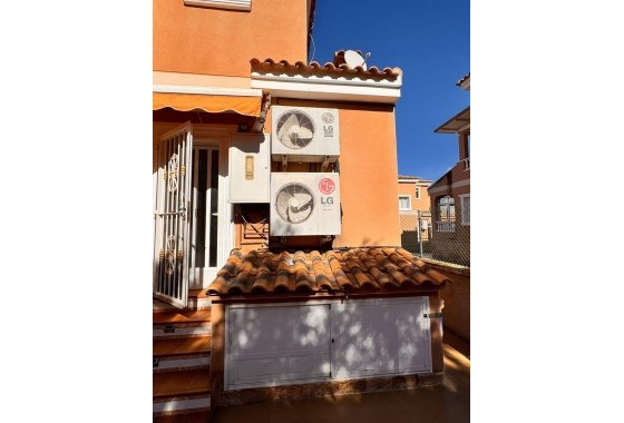 Resale - Detached Villa -
Cox