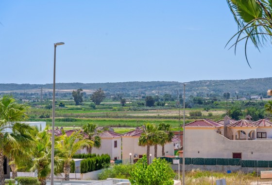 Wiederverkauf - Freistehende Villa -
La Marina