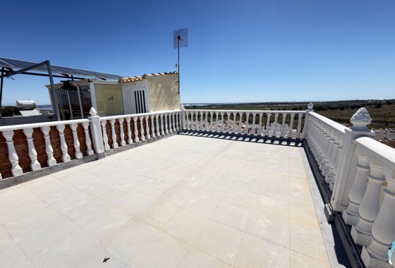 Herverkoop - Rijhuis -
San Miguel de Salinas