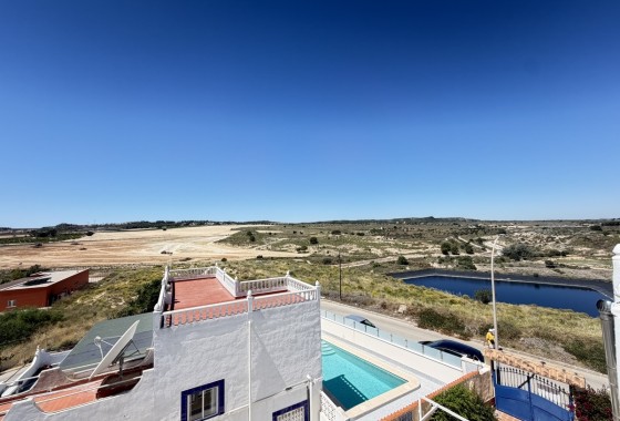 Herverkoop - Rijhuis -
San Miguel de Salinas