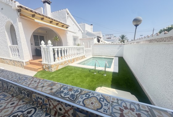 Herverkoop - Vrijstaande Villa -
San Miguel de Salinas - Eagles Nest