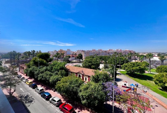 Sprzedaż - Apartament / Mieszkanie -
Torrevieja - Acequion