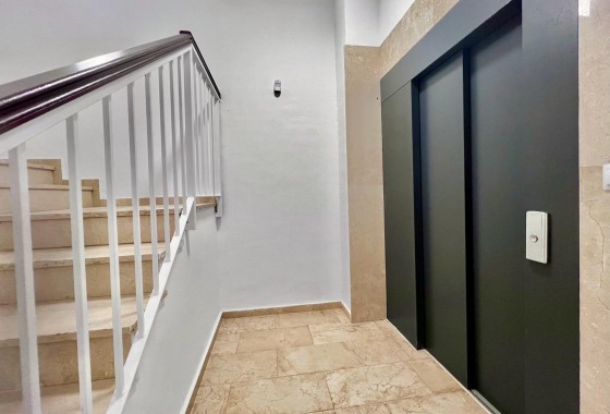 Sprzedaż - Apartament / Mieszkanie -
Torrevieja - Acequion