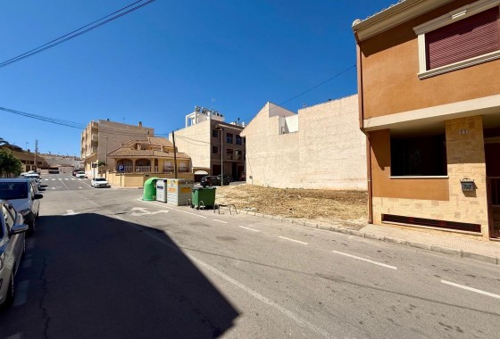 Sprzedaż - Działka / Grunt -
San Miguel de Salinas - CENTRO URBANO