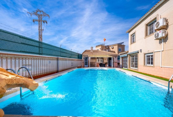Revente - Villa Individuelle -
Torrevieja - El chaparral