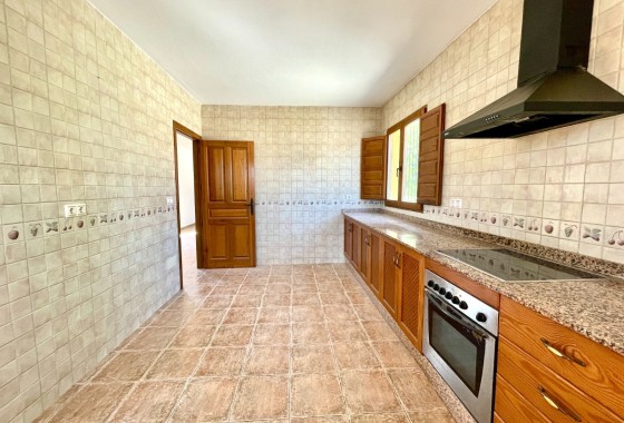 Resale - Freistehende Villa -
Catral