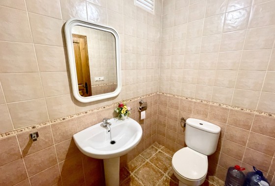 Resale - Freistehende Villa -
Catral