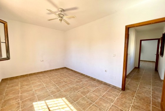 Resale - Freistehende Villa -
Catral
