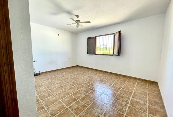 Resale - Freistehende Villa -
Catral