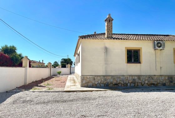 Resale - Freistehende Villa -
Catral