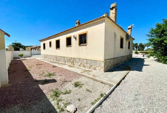 Resale - Freistehende Villa -
Catral