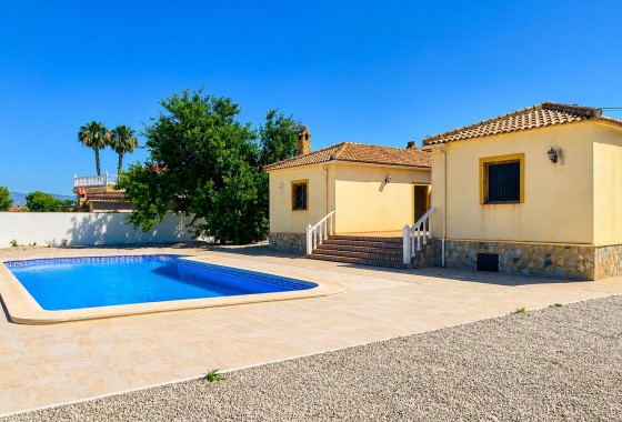 Resale - Freistehende Villa -
Catral