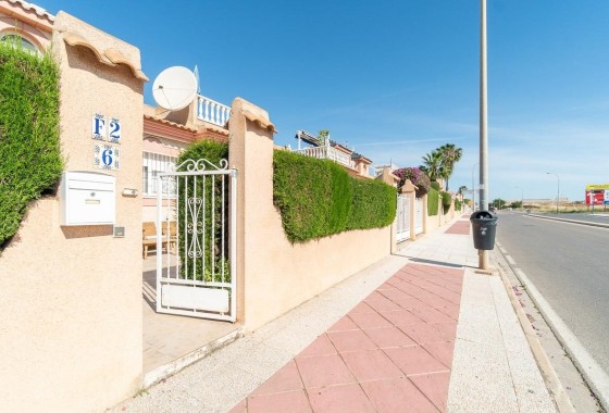 Revente - Villa mitoyenne -
Orihuela Costa - Punta Prima