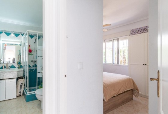 Revente - Villa mitoyenne -
Orihuela Costa - Punta Prima