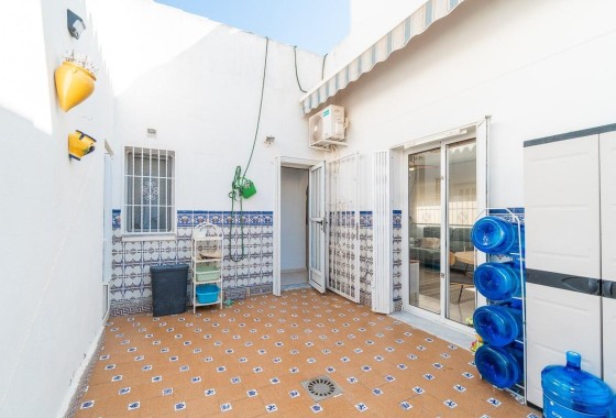 Revente - Villa mitoyenne -
Orihuela Costa - Punta Prima