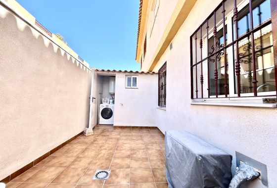 Sprzedaż - Apartament / Mieszkanie -
La Zenia - Costa Blanca