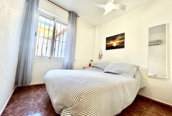 Sprzedaż - Apartament / Mieszkanie -
La Zenia - Costa Blanca
