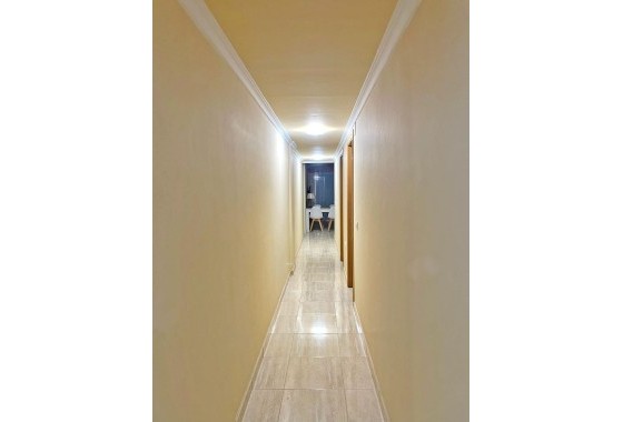 Sprzedaż - Apartament / Mieszkanie -
Guardamar del Segura - puerto deportivo