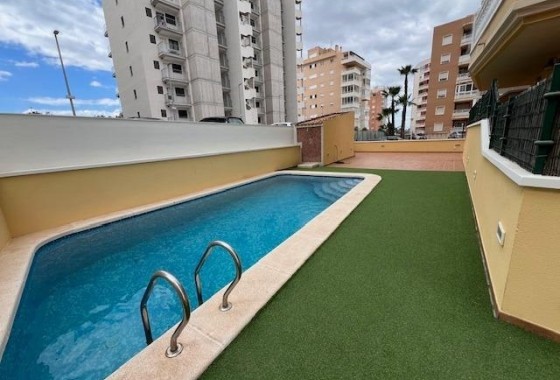 Sprzedaż - Apartament / Mieszkanie -
Guardamar del Segura - puerto deportivo