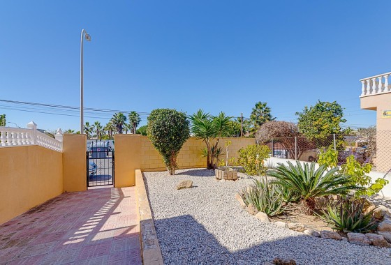 Resale - Wohnung / Apartment -
Torrevieja - La Siesta - El Salado - Torreta