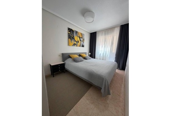 Revente - Appartement -
Torrevieja - Center