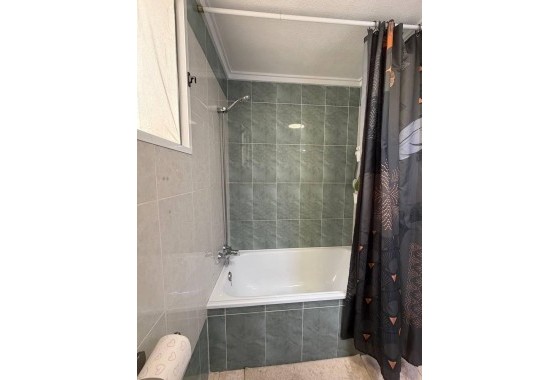 Revente - Appartement -
Torrevieja - Center