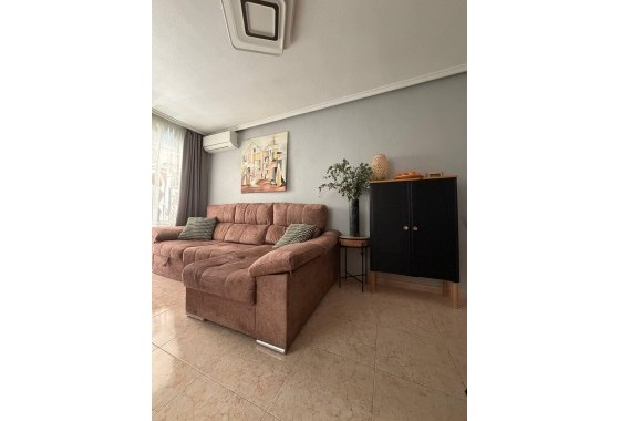 Revente - Appartement -
Torrevieja - Center