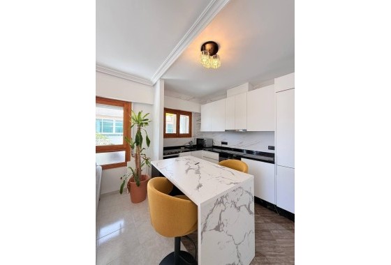 Sprzedaż - Apartament / Mieszkanie -
Torrevieja - Playa del Cura